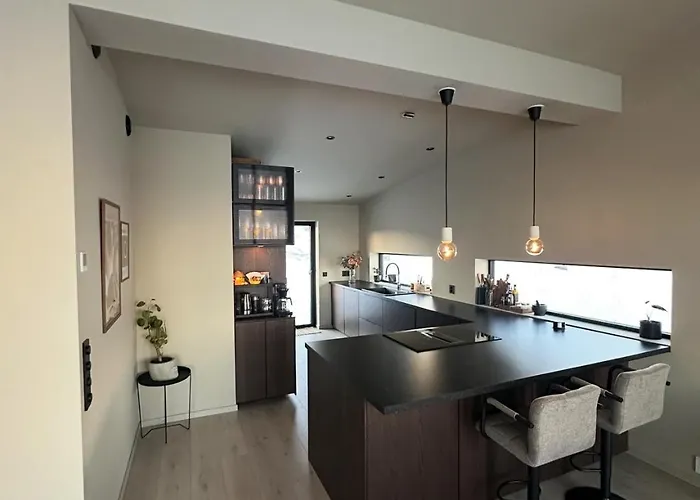 New! Exclusive Home, 4 Bedrooms, Unbeatable View